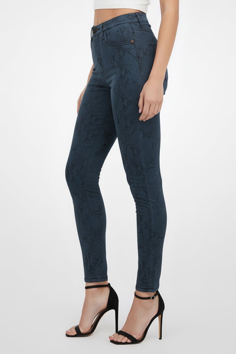 GUESS بنطلون جلد مزخرف ضيق للنساء، أسود - Image 2